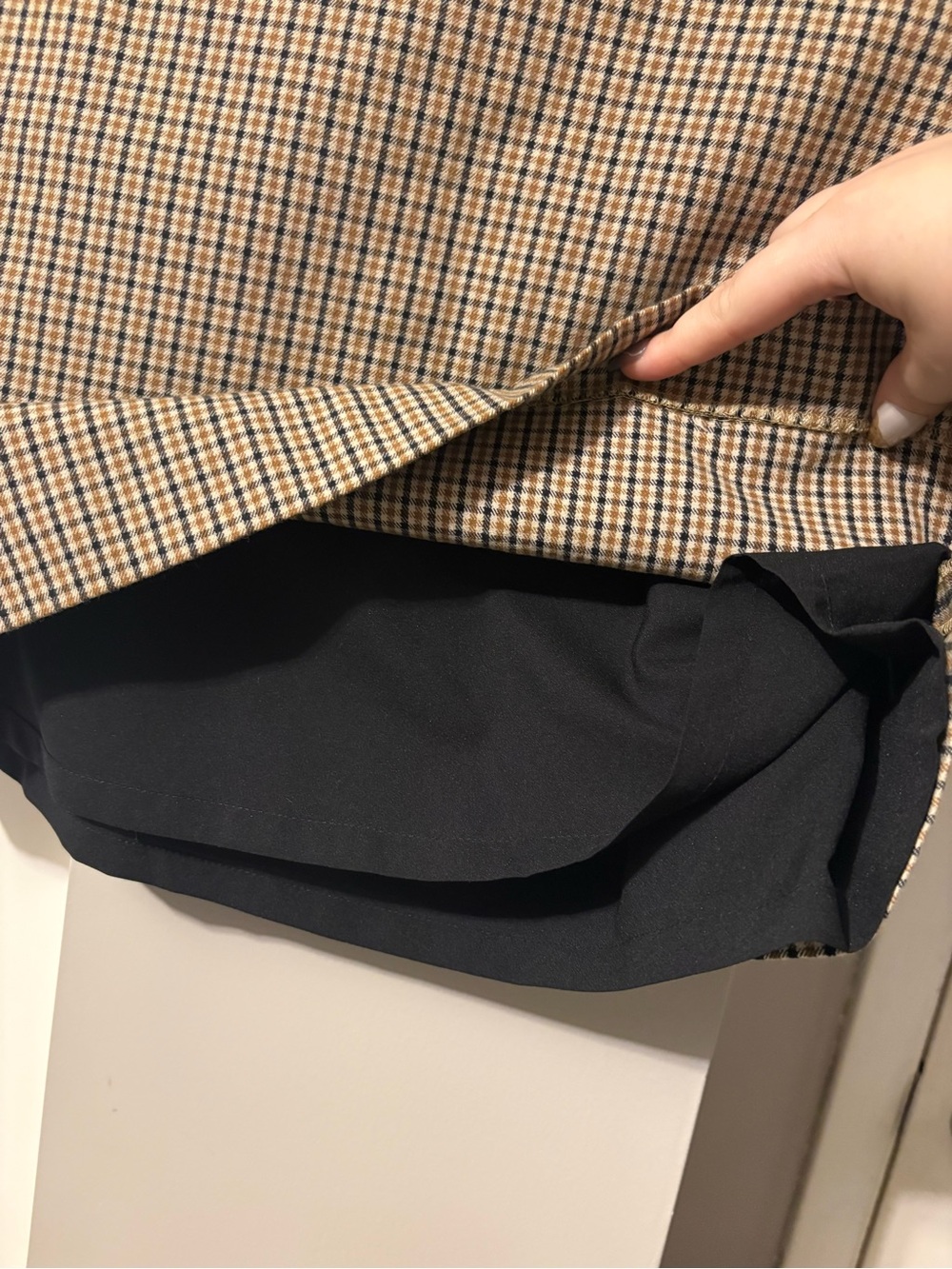 Banana Republic Tan and Black Mini Skirt - Picture 2 of 4
